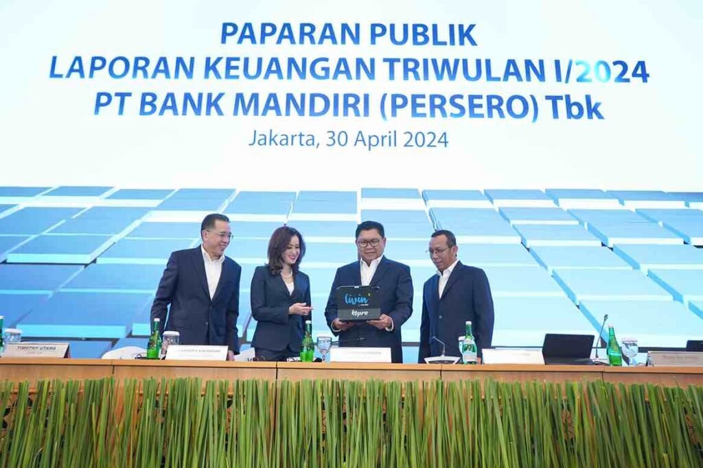 Genjot Kredit dan Layanan Digital, Bank Mandiri Mampu Raup Laba Rp12,7 Triliun Di tengah ketidakpastian ekonomi dan keuangan global, Bank Mandiri berhasil membuktikan ketahanan dan kemampuannya menyesuaikan diri dengan keadaan.