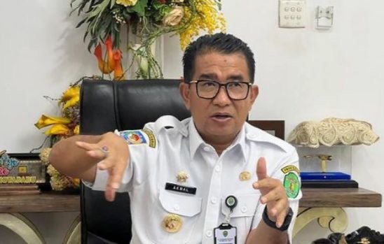 Akmal Malik Minta Disperindagkop Cari Formula bagi UMKM untuk Akses Pasar Penjabat (Pj) Gubernur Kalimantan Timur (Kaltim) Akmal Malik mengatakan pemerintah selayaknya tidak sebatas memberi dukungan alat produksi bagi para pelaku UMKM, tapi juga sampai kepada akses pasar.