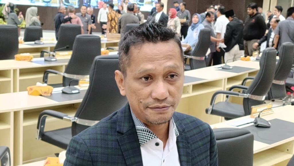 Nidya Listiyono Jabat Plt Ketua Golkar Samarinda Ketua Komisi II DPRD Kalimantan Timur Nidya Listiyono terpilih menjadi pelaksana tugas (Plt) Ketua Partai Golkar Kota Samarinda menggantikan Ketua Sebelumnya Hendra.