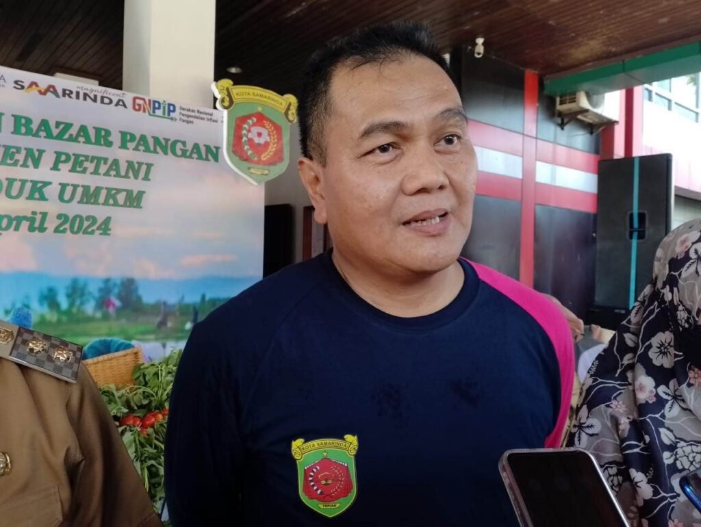 Pemerintah Kota Samarinda menggelar Pasar Tani dan Bazar Pangan dengan tema "Petani Makmur Sejahtera, Konsumen Tersenyum" di Halaman Dinas Ketapang Tani Samarinda, Selasa (2/4/2024).