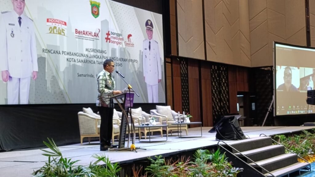 Wali Kota Samarinda Andi Harun menjelaskan pentingnya Rencana Pembangunan Jangka Panjang Daerah (RPJPD) sebagai panduan untuk mewujudkan visi dan misi pembangunan Kota Samarinda dalam 20 tahun ke depan.