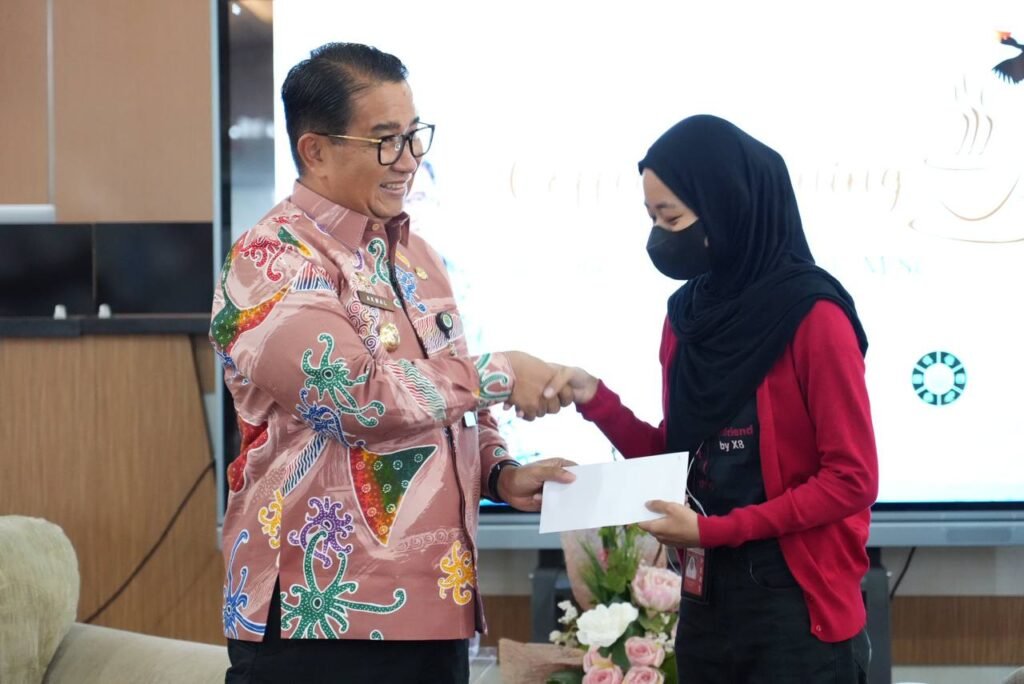 Wartawan Narasi.co Raih Juara 3 Lomba Karya Tulis Jurnalistik Bertema Kedaulatan Pangan R'sya Rahmadina wartawan dari Media Narasi.co berhasil meraih juara 3 dalam lomba karya tulis jurnalistik bertema kedaulatan pangan yang diinisiasi oleh Pj Gubernur Kalimantan Timur (Kaltim), Akmal Malik.