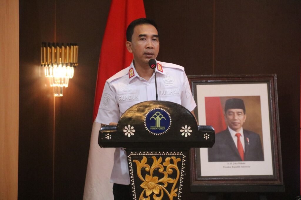 Kakanwil Kemenkumham Ajak Jajarannya ‘Smart’ dan ‘Adaptif’ Layani Masyarakat Kepala Kantor Wilayah (Kakanwil) Kemenkumham Kalimantan Timur (Kaltim) Gun Gun Gunawan mengajak seluruh jajarannya harus smart dan adaptif dalam memberikan pelayanan kepada masyarakat.