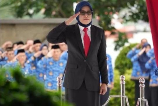 Sekda Sebut Harkitnas Momentum Kebangkitan Daerah di Kaltim dengan Hadirnya IKN Sekretaris Daerah (Sekda) Kalimantan Timur (Kaltim) Sri Wahyuni menyebut momentum Peringatan Hari Kebangkitan Nasional (Harkitnas) ke 116 tahun yang menjadi periode kebangkitan nasional kedua juga merupakan momentum kebangkitan daerah di Kaltim.