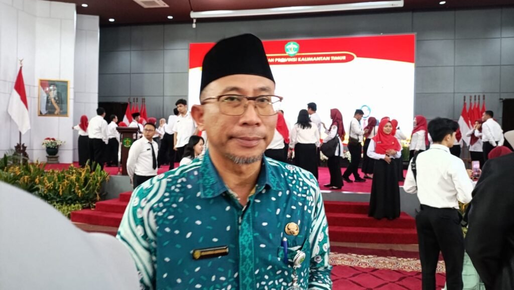 Ribuan Tenaga Pendidik Honorer Diangkat PPPK, Ini Harapan Kadisdikbud Kepala Dinas Pendidikan dan Kebudayaan (Kadisdikbud) Provinsi Kalimantan Timur (Kaltim) Muhammad Kurniawan menghadiri pelantikan 5.013 Pegawai Pemerintah dengan Perjanjian Kerja (PPPK) dan 50 Pejabat Manajerial (Administrator dan Pengawas) di lingkungan Pemerintah Provinsi Kaltim.