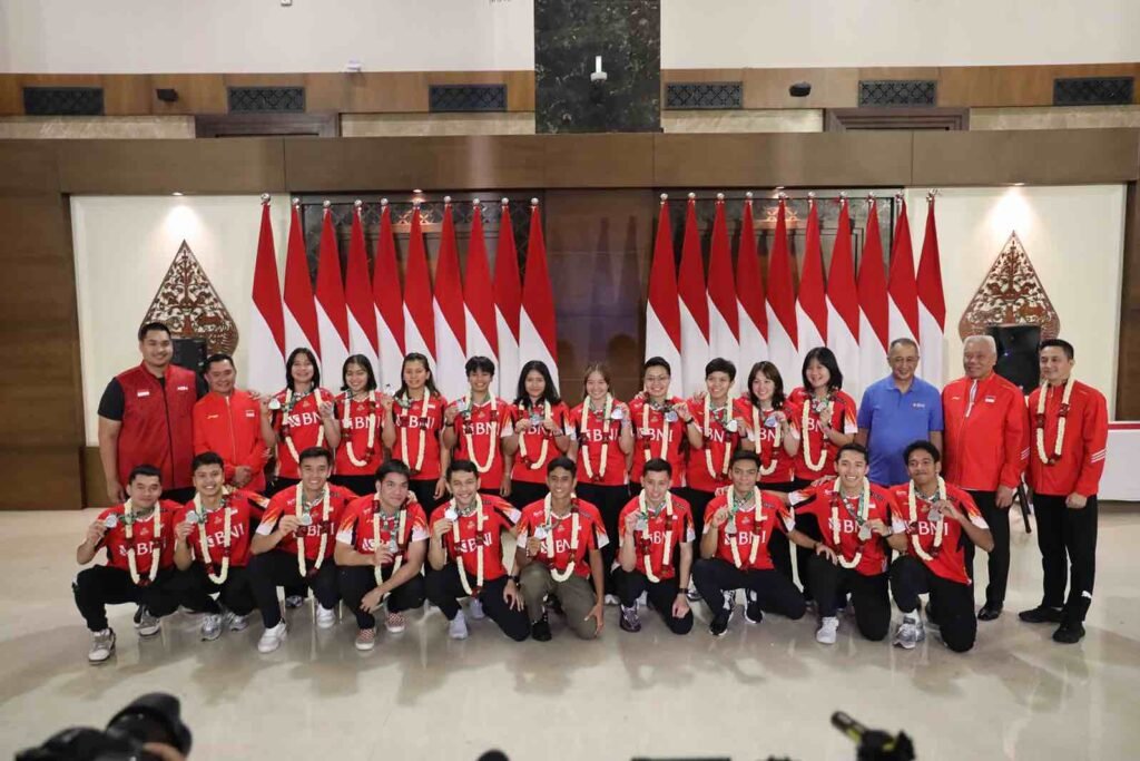 Tim Thomas dan Uber Indonesia, meraih prestasi sebagai runner-up dalam kejuaraan bulu tangkis di kejuaraan paling prestisius.