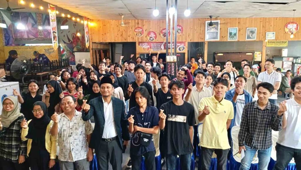 Nidya Listiyono Tekankan Pembentukan Karakter Gen Z Berlandaskan 4 Pilar Kebangsaan Ketua Komisi II DPRD Kalimantan Timur (Kaltim) Nidya Listiyono kembali menggelar Sosialisasi Wawasan Kebangsaan (Soswasbang) yang menekankan pentingnya pembentukan karakter pada generasi zilenial (GenZ).