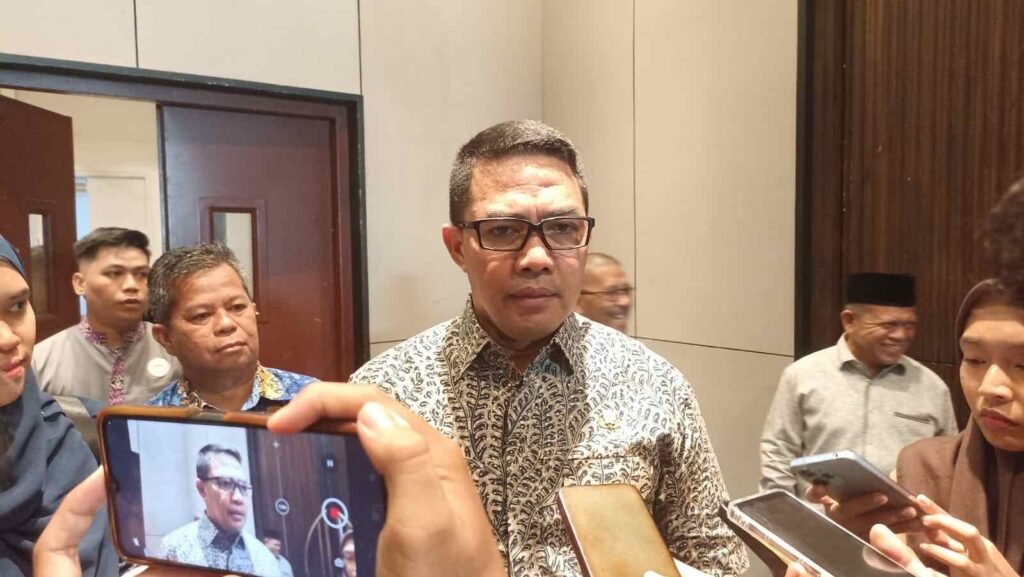 Pemkot Samarinda akan Sempurnakan SE Larangan Penjualan BBM Eceran dan Pertamini Wali Kota Samarinda Andi Harun mengungkapkan rencana untuk membahas kembali larangan penjualan bahan bakar minyak (BBM) eceran dan Pertamini dalam rapat minggu depan.