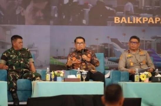 Langkah Awal Pembangunan Kawasan Inti IKN, Akmal Malik Sebut Perlu Orkestrasi Harmonisasi Penjabat (Pj) Gubernur Kalimantan Timur (Kaltim) Akmal Malik mengatakan tidak bisa membangun Ibu Kota Negara Nusantara (IKN) hanya dengan retorika harmonisasi saja. Melainkan, perlu orkestrasi-orkestrasi harmonisasi yang dilakukan para pemangku kepentingan