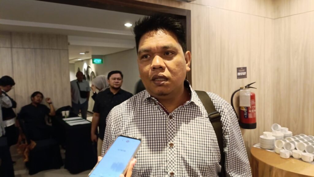 KPU Samarinda Terapkan Metode Sensus untuk Verifikasi Faktual Dukungan Calon Perseorangan Komisi Pemilihan Umum (KPU) Kota Samarinda Kalimantan Timur (Kaltim) sedang bersiap untuk melakukan verifikasi faktual atas dukungan calon bakal wali kota dan wakil wali kota melalui jalur perseorangan.