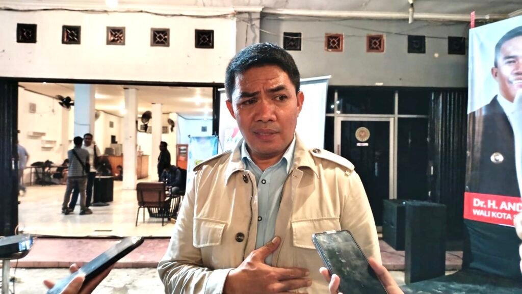 Samarinda Butuh Pemimpin dengan Visi Jelas dan Implementasi Tepat Wali Kota Samarinda Andi Harun menghadiri diskusi bertema "Menakar Visi Misi Figur Calon Wakil Wali Kota Samarinda di Pilkada 2024-2029" berlangsung di Setiaphari Coffee, Jalan Ir Juanda Samarinda, Kalimantan Timur,/ (Kaltim), Sabtu (8/6/2024).