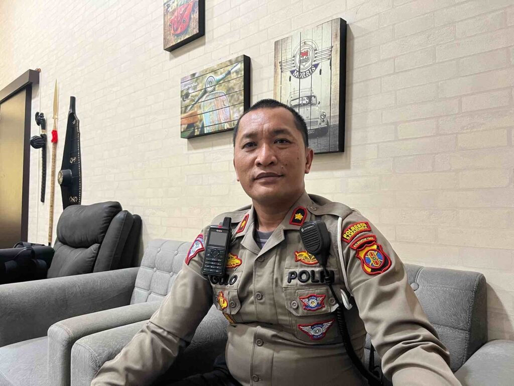Mulai 1 Juli Pengurusan SIM di Samarinda Harus Punya BPJS Kesehatan Aktif Kepolisian Daerah (Polda) Kalimantan Timur (Kaltim) khususnya Kepolisian Resort Kota (Polresta) Samarinda, akan menerapkan uji coba persyaratan baru bagi pemohon Surat Izin Mengemudi (SIM).
