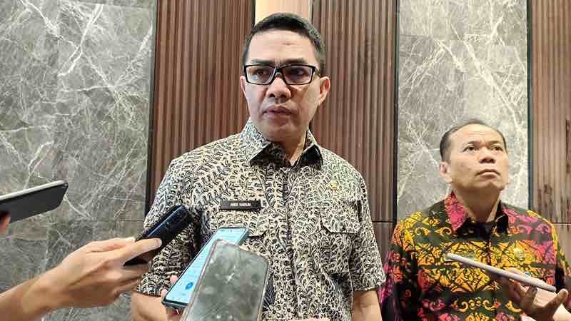 Pemprov Kaltim Luncurkan KKPD, Andi Harun Siap Implementasikan di Pemkot Samarinda Pemerintah Provinsi Kalimantan Timur (Pemprov Kaltim) melalui Badan Pengelola Keuangan dan Aset Daerah (BPKAD) berkolaborasi dengan Bank Indonesia (BI) dan Bankaltimtara meluncurkan Kartu Kredit Pemerintah Daerah (KKPD) sebagai bagian dari upaya elektronifikasi transaksi pemerintah daerah (ETPD).