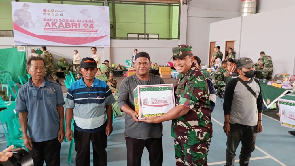 Bakti Sosial Abituren Akabri 94, TNI Peduli Kesehatan dan Kamtibmas Jelang Pilkada Dalam rangka memperingati 30 tahun darmabakti Abituren Akabri 94 menggelar acara bakti sosial di wilayah Korem 091/ASN.