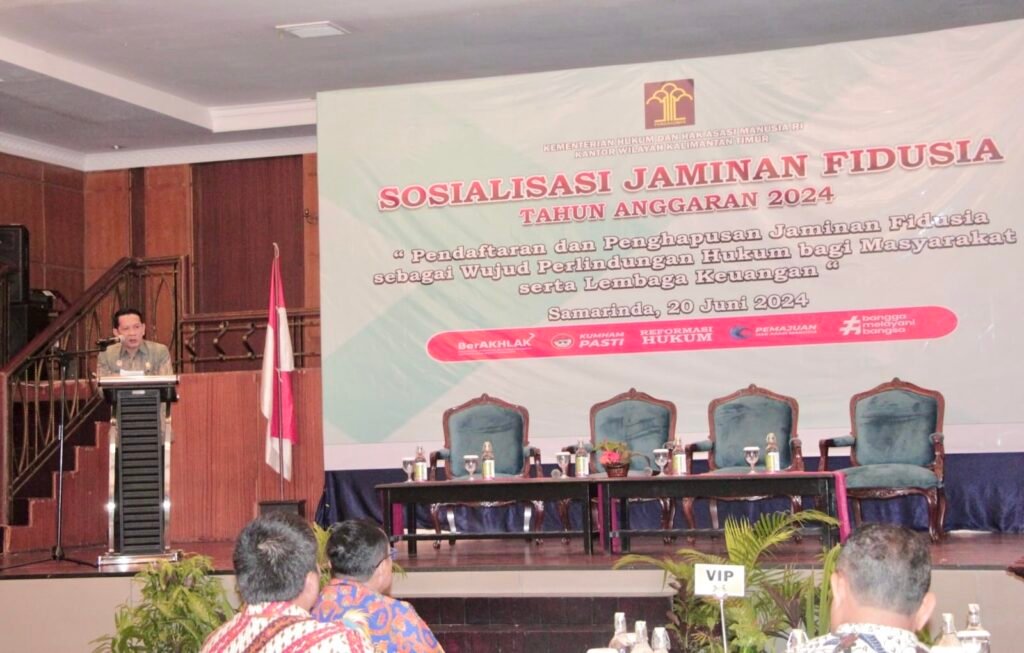 Sosialisasi Jaminan Fidusia, Kemenkumham Kaltim Tekankan Perlindungan dan Kepastian Hukum Dalam upaya meningkatkan pengetahuan masyarakat dan para pemangku kepentingan mengenai pendaftaran dan penghapusan jaminan fidusia, Kantor Wilayah Kemenkumham Kalimantan Timur (Kaltim) menyelenggarakan sosialisasi bertema “Pendaftaran dan Penghapusan Jaminan Fidusia Sebagai Wujud Perlindungan Hukum Bagi Masyarakat Serta Lembaga Keuangan”.