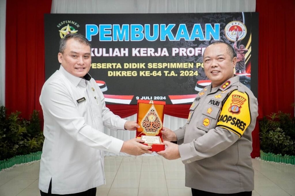 Kapolres Kukar Harap PKP Sespimmen Polri Dikreg ke-64 Lahirkan Perwira Berkualitas Kepolisian Daerah (Polda) Kalimantan Timur (Kaltim) melalui Mapolres Kutai Kartanegara (Kukar) sukses menggelar pembukaan Praktek Kerja Profesi (PKP) bagi peserta didik (Serdik) Sespimmen Polri Dikreg Ke-64 Tahun 2024.