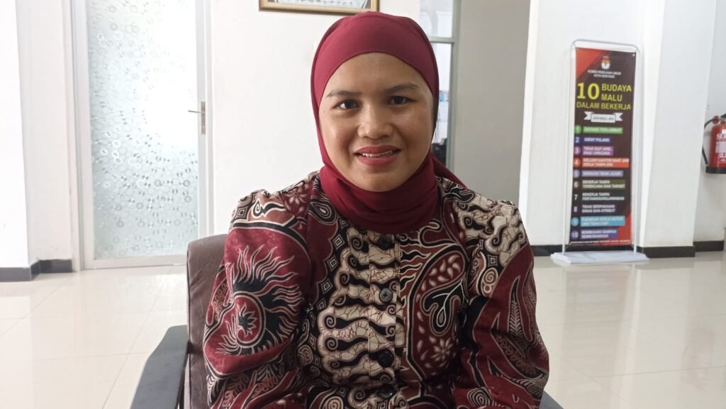 Progres Coklit Pemilih Capai 59 Persen, KPU Bontang Intensifkan Sosialisasi Pada minggu kedua, proses Pencocokan dan Penelitian (Coklit) data pemilih untuk Pilkada serentak di Bontang telah mencapai 59 persen.