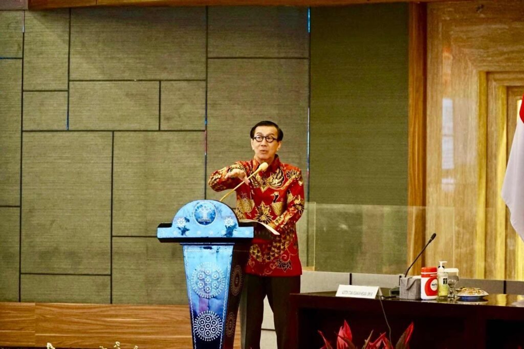 Raih WTP 15 Kali Berturut-Turut, Menkumham Minta Jajaran Segera Tindaklanjuti Temuan LHP Kementerian Hukum dan HAM (Kemenkumham) kembali meraih opini Wajar Tanpa Pengecualian (WTP) atas Laporan Keuangan Tahun 2023 dari Badan Pemeriksa Keuangan Republik Indonesia (BPK RI). Ini merupakan capaian ke-15 kali secara berturut-turut.
