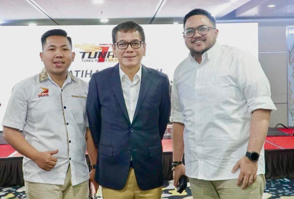 Garin Primaditya dan Afif Rayhan Harun, Ikuti Kaderisasi Tunas III dan IV Tidar Pusat Dalam rangka merayakan HUT ke-16, organisasi sayap Partai Gerindra Tunas Indonesia Raya (Tidar) sukses menggelar Kaderisasi Tunas III & IV di Hotel GranDhika Iskandarsyah, Jakarta pada 20-21 Juli 2024.