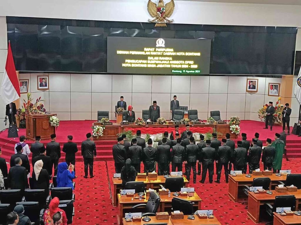 Perpaduan Wajah Lama dan Baru, 25 Anggota DPRD Kota Bontang Resmi Dilantik