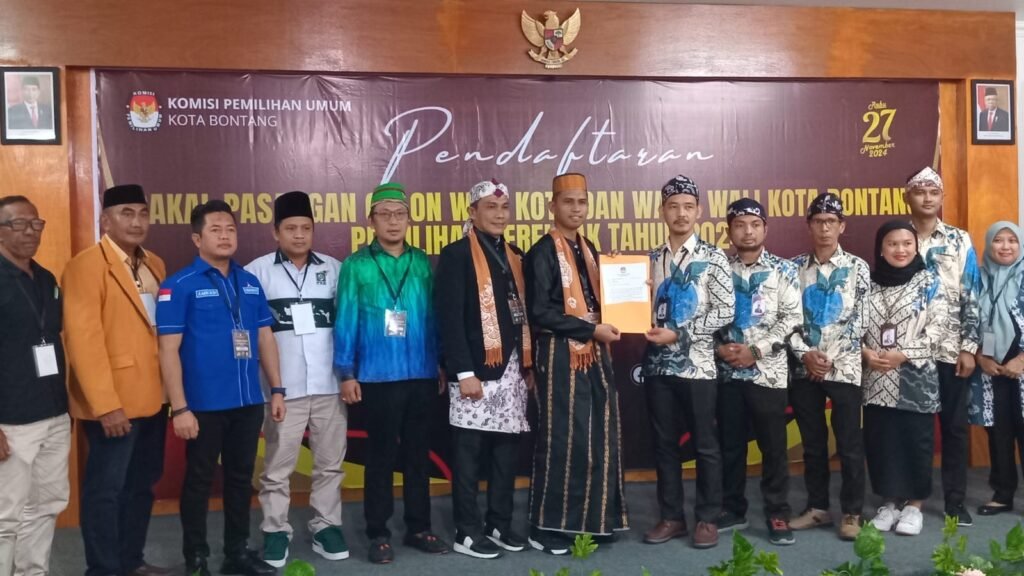 Hari Terakhir, Bapaslon Sutomo-Nasrullah Daftarkan Diri ke KPU Bontang