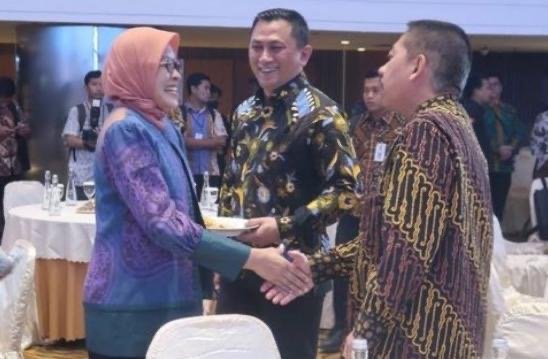 Peningkatan Panas Bumi Bukan Omong Kosong, Kaltim Sudah Bergerak untuk Aksi Iklim Sekretaris Daerah (Sekda) Kalimantan Timur (Kaltim) Sri Wahyuni menegaskan komitmen Kaltim dalam mendukung kegiatan aksi iklim yang dikampanyekan oleh BMKG bersama kementerian dan lembaga terkait.