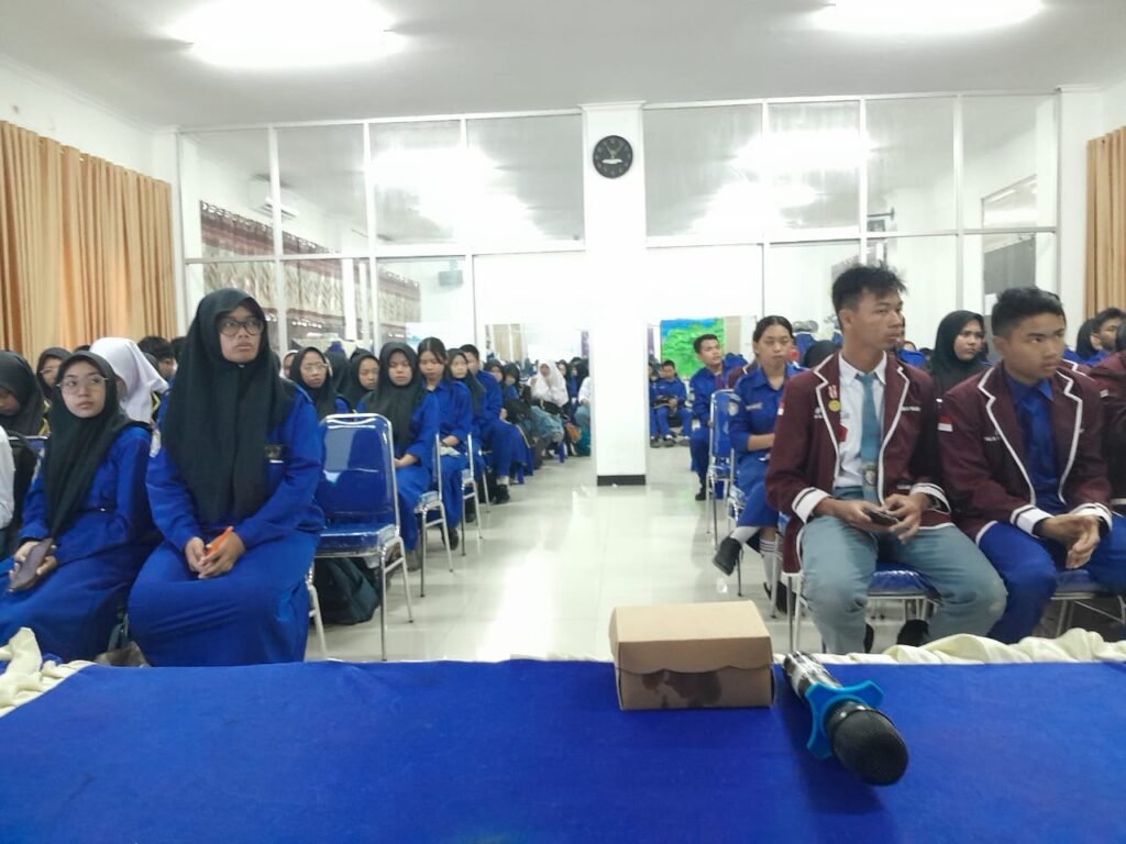 Mubes ke-6 SMAN 16 Samarinda Dibuka, Abdul Rozak Tekankan Program Relevan