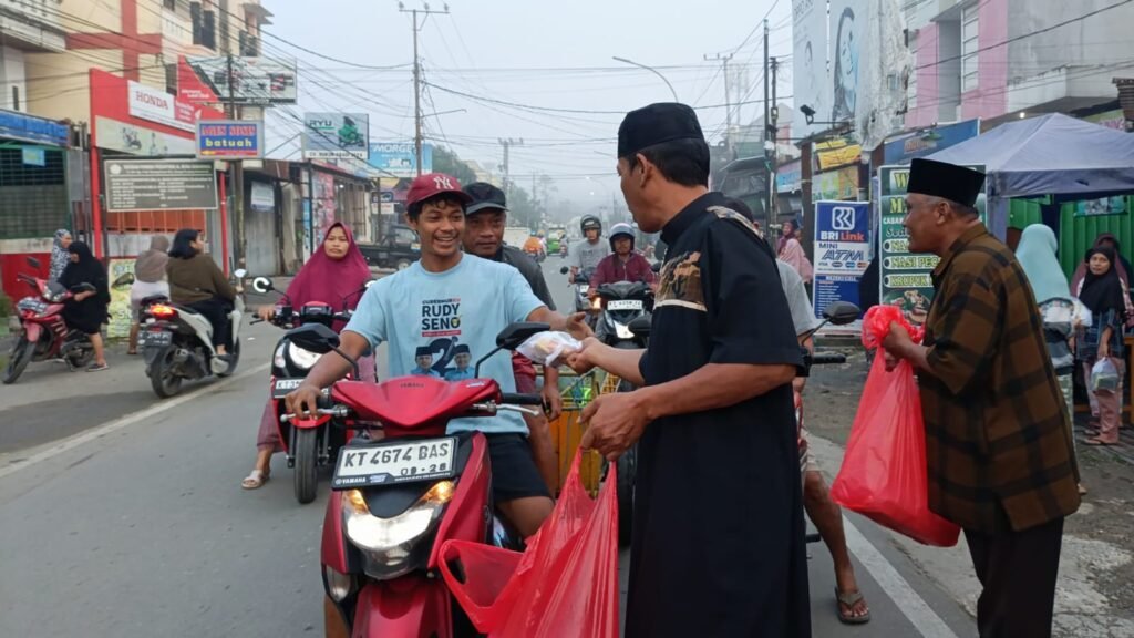 Gerakan Jumat Berkah di Samarinda: FOKUS dan GSBB Pererat Solidaritas Warga