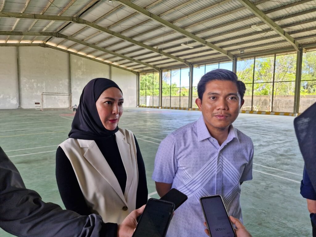 Nyoblos di TPS 005 Mendampingi Neni Moerniaeni, Andi Faizal Optimis Nomor Urut 4 Menang