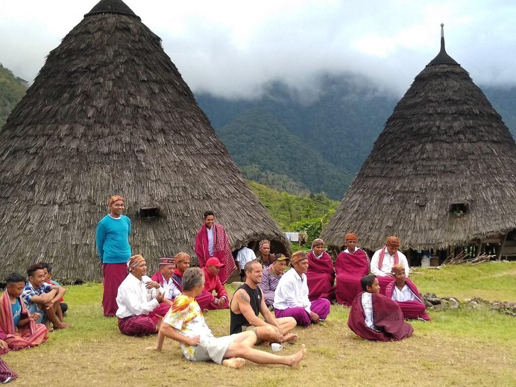 Menengok Keindahan Desa Wae Rebo, Surga Di Atas Awan