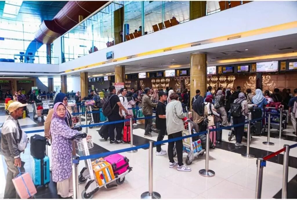 Mudik Lewat Bandara APT Pranoto, Tujuan Jakarta dan Surabaya Paling Diminati