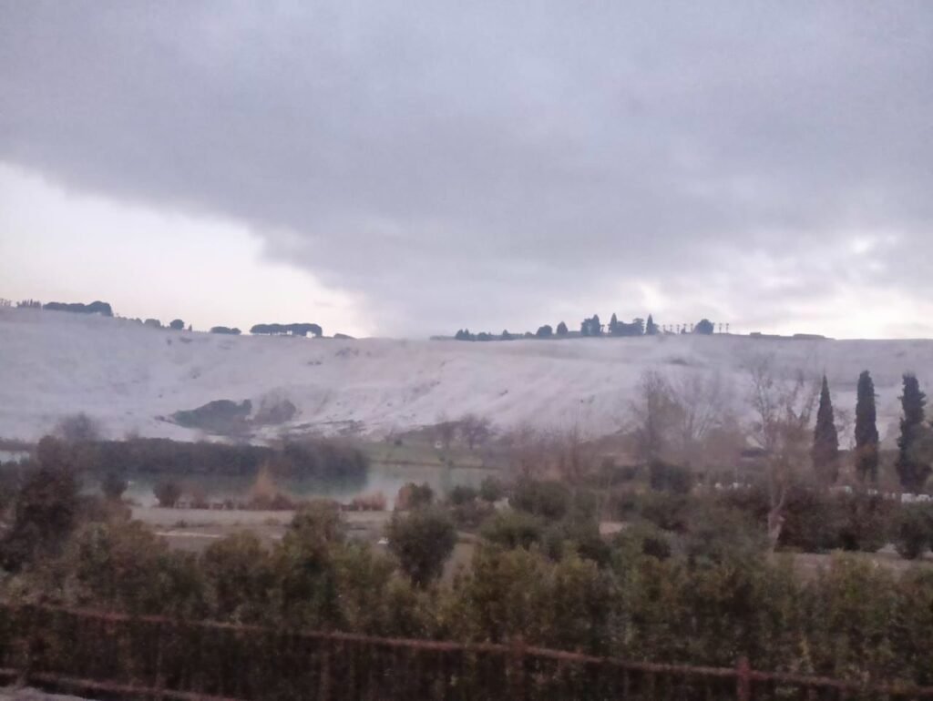 Sumber Air Panas Heirapolis Bikin Awet Muda