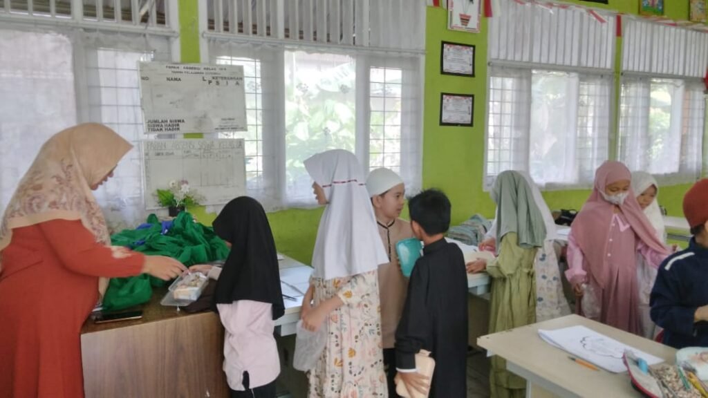 MBG di Bulan Ramadan, SDN 003 Samarinda Utara Bagi 2 Kloter