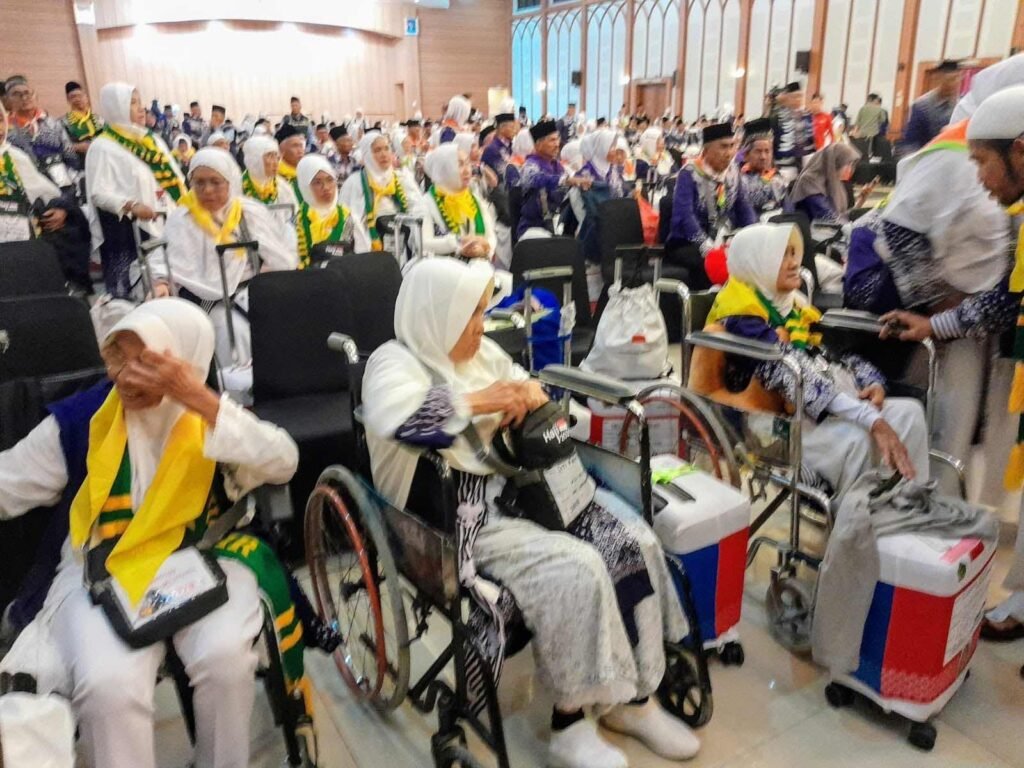 Jemaah Haji Kloter Pertama Mulai Bergerak ke Makkah, Petugas Siapkan 205 Hotel