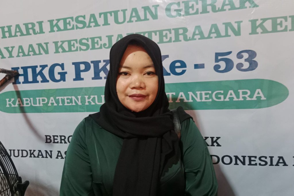 Fitriati, Sosok Kades Perempuan yang Menggerakkan Perubahan dari Prangat Baru