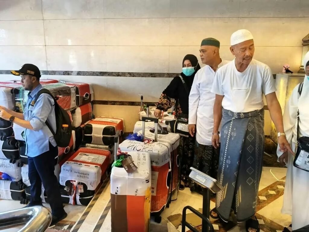 Imbas Dinamika Timur Tengah, Pemulangan 2 Kloter Jemaah Haji Asal Surabaya Tertunda
