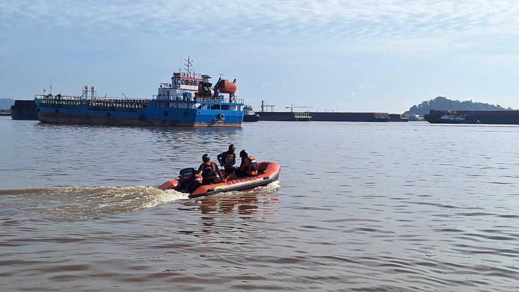 Kecelakaan di Sungai Mahakam, Satu Korban Masih dalam Pencarian Tim SAR Gabungan