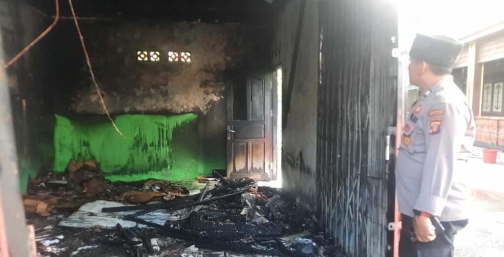 Antisipasi Penjarahan, Jajaran Polsek Samarinda Ulu Sigap Amankan Lokasi Kebakaran 1 Unit Ruko