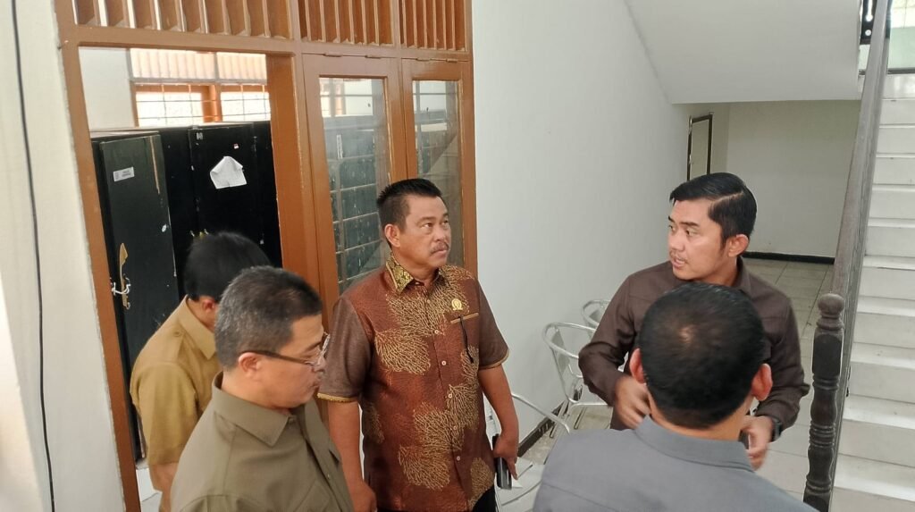 Sidak ke SMAN 10 Samarinda, Komisi IV DPRD Kaltim Soroti Keterbatasan Asrama