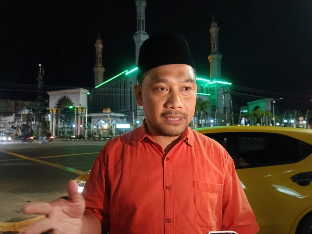Abdul Rohim Serahkan Bantuan ke Posko BEM Unmul, Titip Pesan Aksi Damai