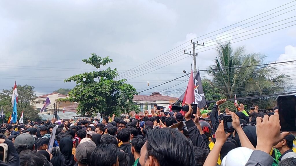 Ricuh Demo di DPRD Kaltim, Pemuda Diduga Provokator Diamankan