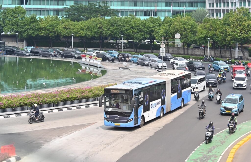 Menhub Apresiasi Gotong Royong Jaga Fasilitas Transportasi Umum